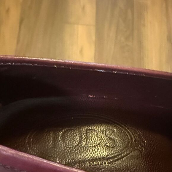 Tod’s Woman’s Burgundy Calfskin Leather Loafer with Block Heel. Size 6.5. - Picture 7 of 10